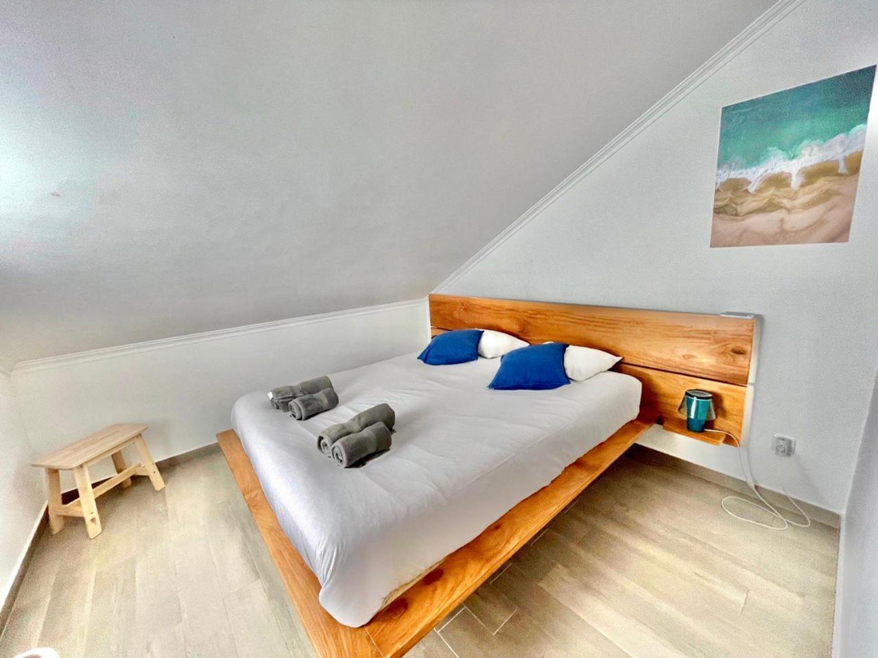 Surfness Lodge Baleal Chambre photo